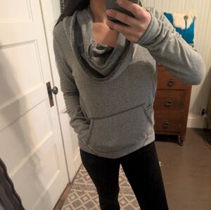 Bench Women's Gray Cowl neck sweatshirt Kangaroo Pocket Lounge Small